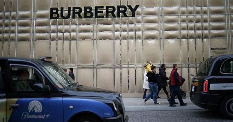 mercato parallelo burberry|Burberry, acquisizione in Italia per 21 milioni di euro.